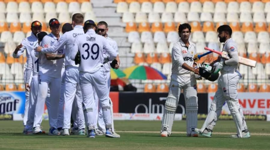 England defeated Pakistan